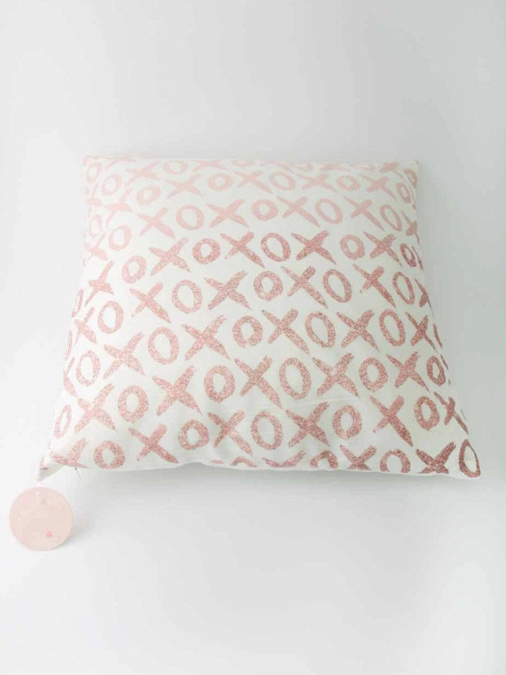 VALENTINE'S DAY XOXO THROW PILLOWS