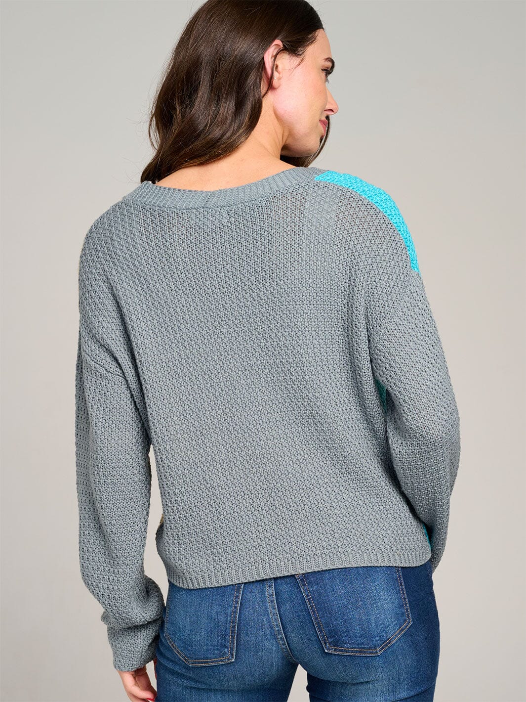 WOMEN'S LONG SLEEVE BUTTON CLOSURE COLORBLOCK KNIT SWEATER