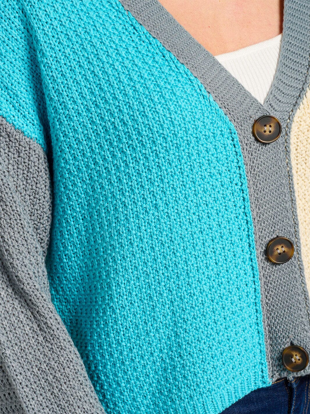 WOMEN'S LONG SLEEVE BUTTON CLOSURE COLORBLOCK KNIT SWEATER