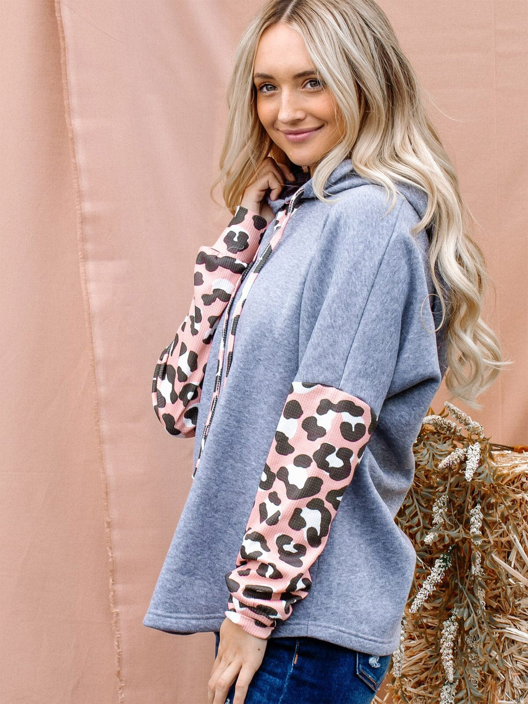 WOMEN'S LONG SLEEVE ANIMAL PRINT PULLOVER HOODED SWEATER