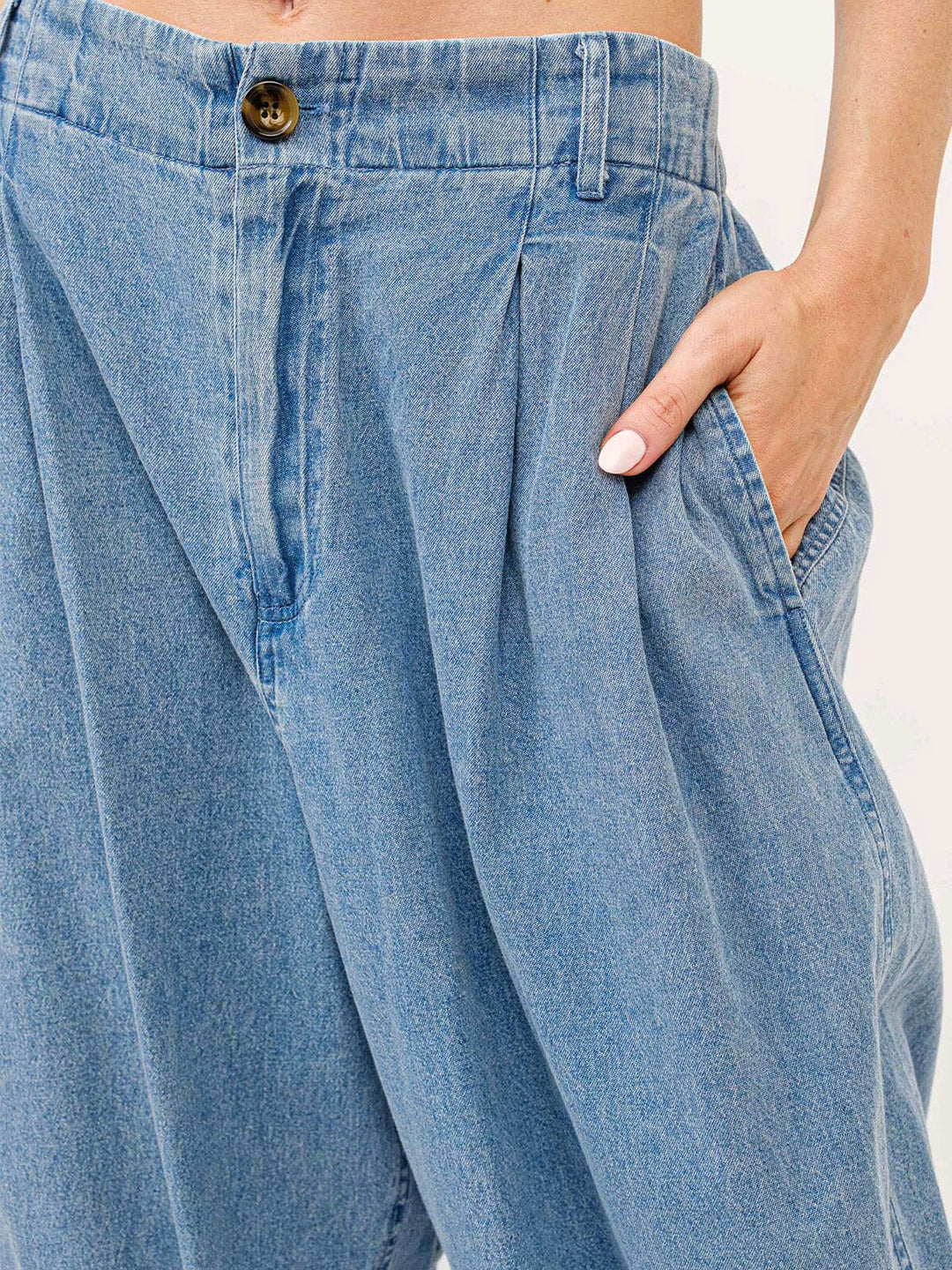 WOMEN'S BUTTON CLOSURE POCKETS WIDE LEG DENIM PANTS