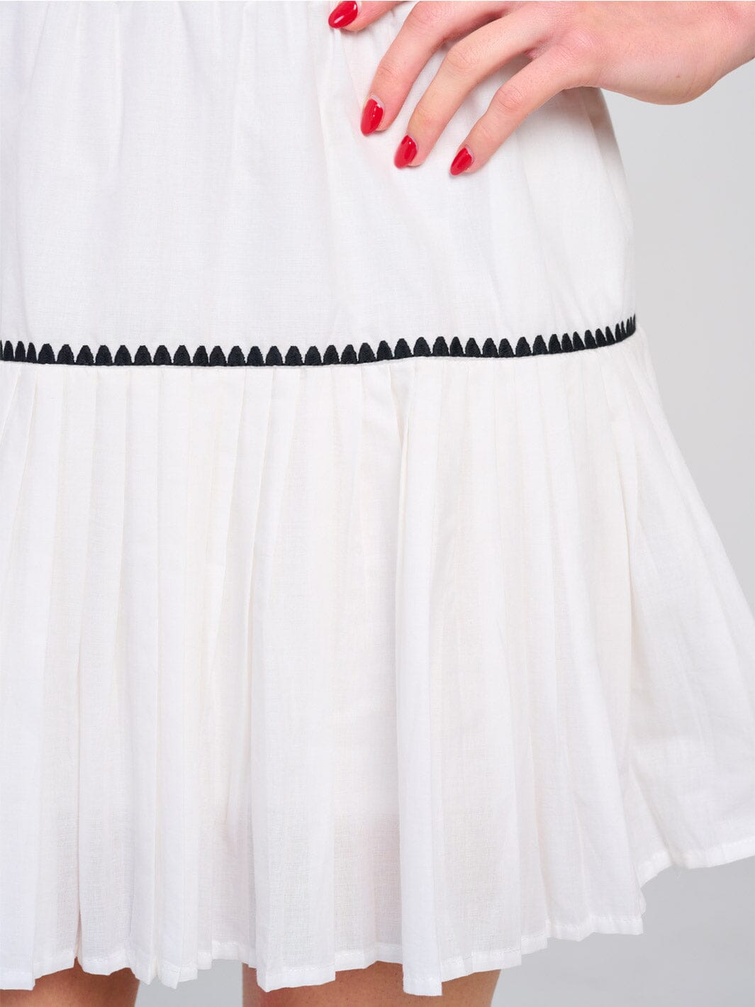 WOMEN'S ELASTIC WAIST PLEATED FLARE MINI SKIRT