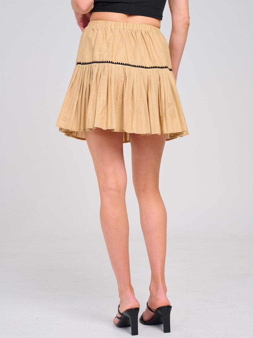 WOMEN'S ELASTIC WAIST PLEATED FLARE MINI SKIRT