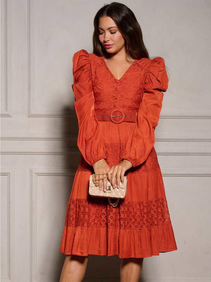 WOMEN'S LONG SLEEVE V-NECK BELTED LACE DETAILED MIDI DRESS