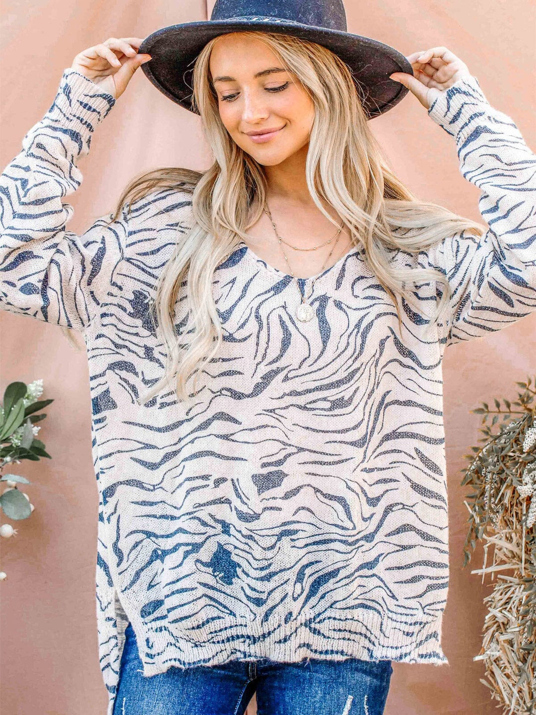 WOMEN'S LONG SLEEVE V-NECK ZEBRA PRINT TOP