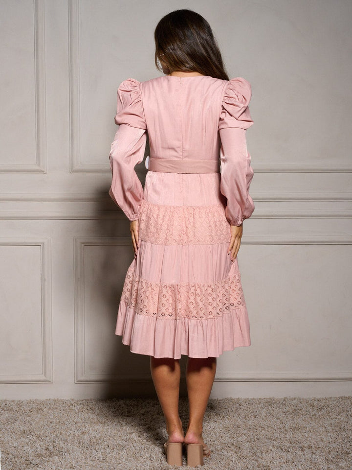 WOMEN'S LONG SLEEVE V-NECK BELTED LACE DETAILED MIDI DRESS