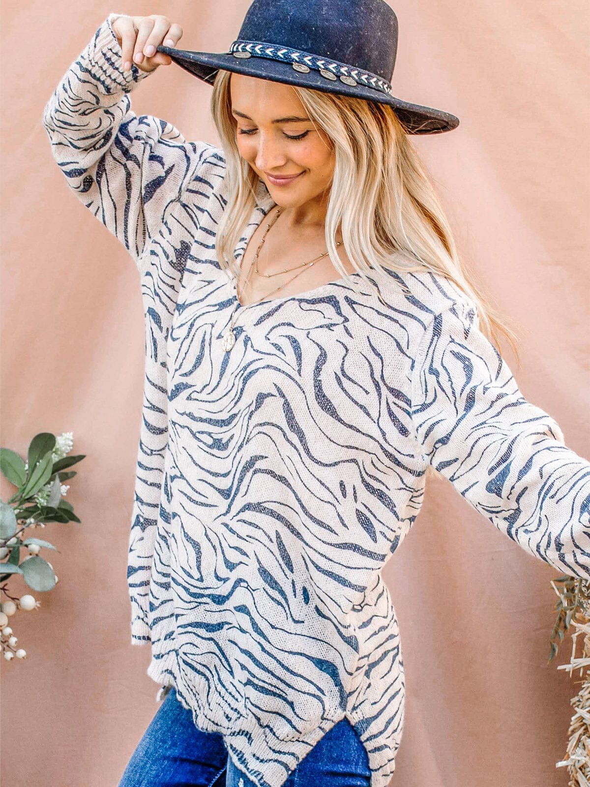 WOMEN'S LONG SLEEVE V-NECK ZEBRA PRINT TOP