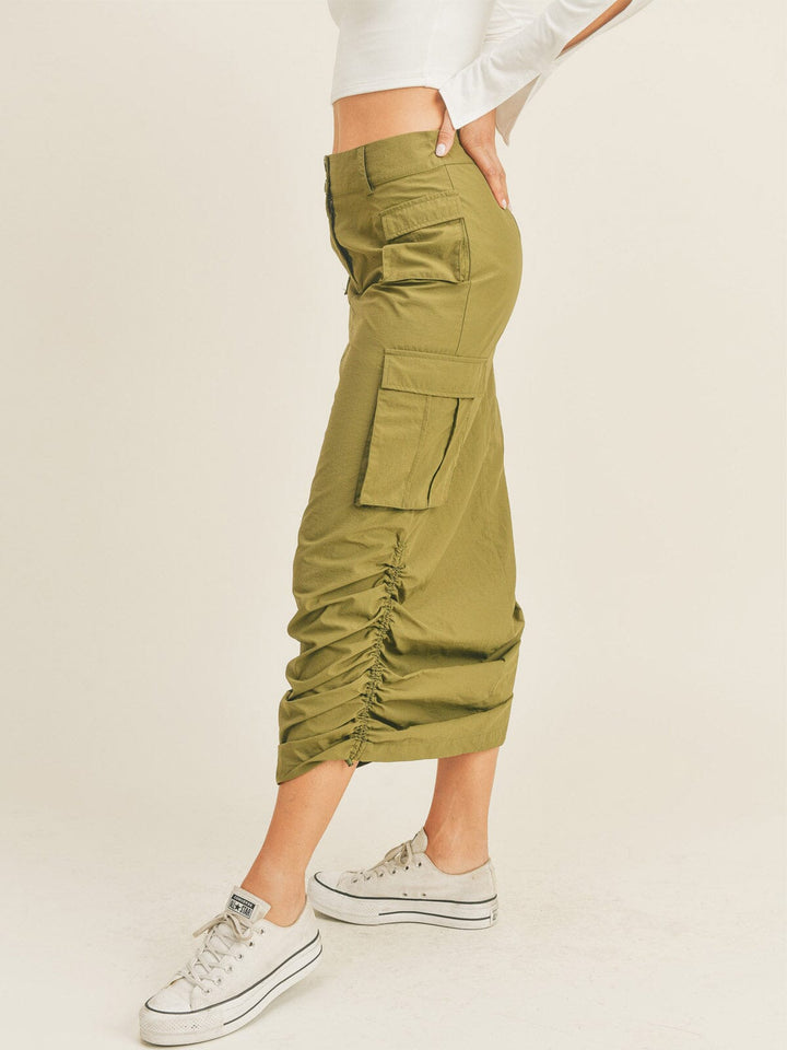 WOMEN'S BUTTON CLOSURE CARGO POCKETS SIDE RUCHED MAXI SKIRT