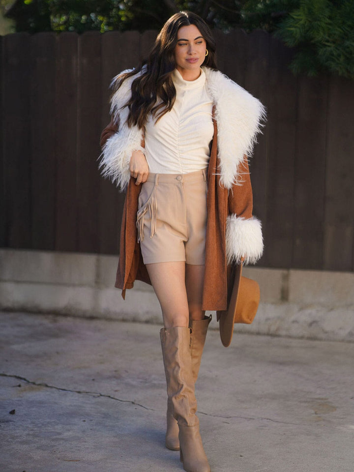 WOMEN'S BUTTON CLOSURE POCKETS FRINGE DETAILED MINI SHORT