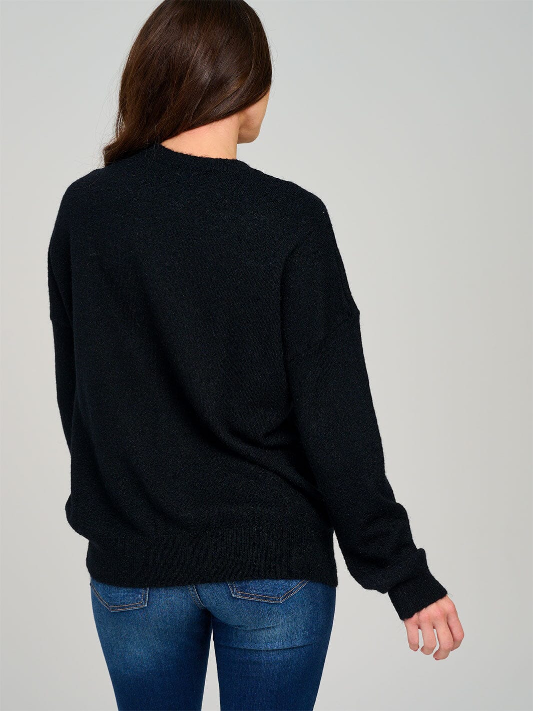 WOMEN'S LONG SLEEVE GRAPHIC PULLOVER SWEATER