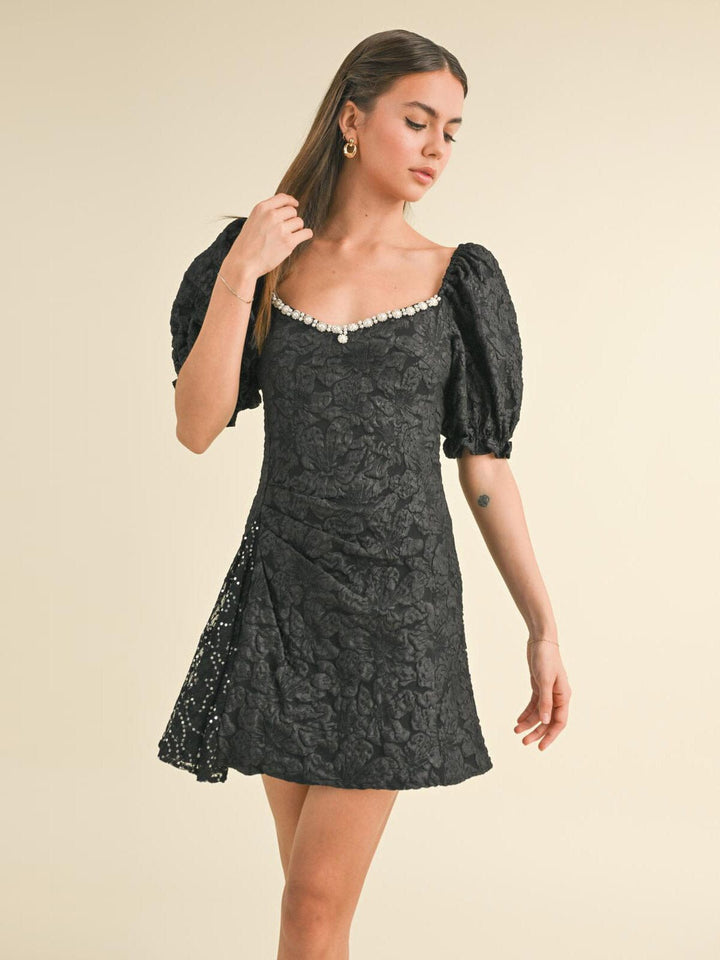 WOMEN'S SHORT PUFF SLEEVE FLORAL DETAILED MINI DRESS