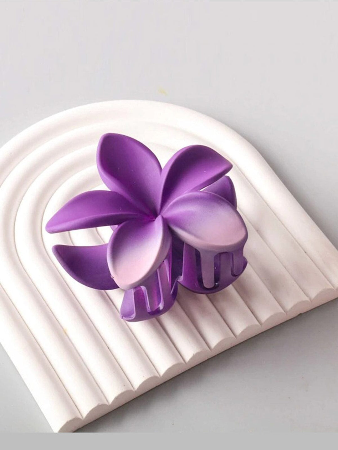 FASHION ASSORTED COLORS FLOWER HAIR CLAW CLIPS