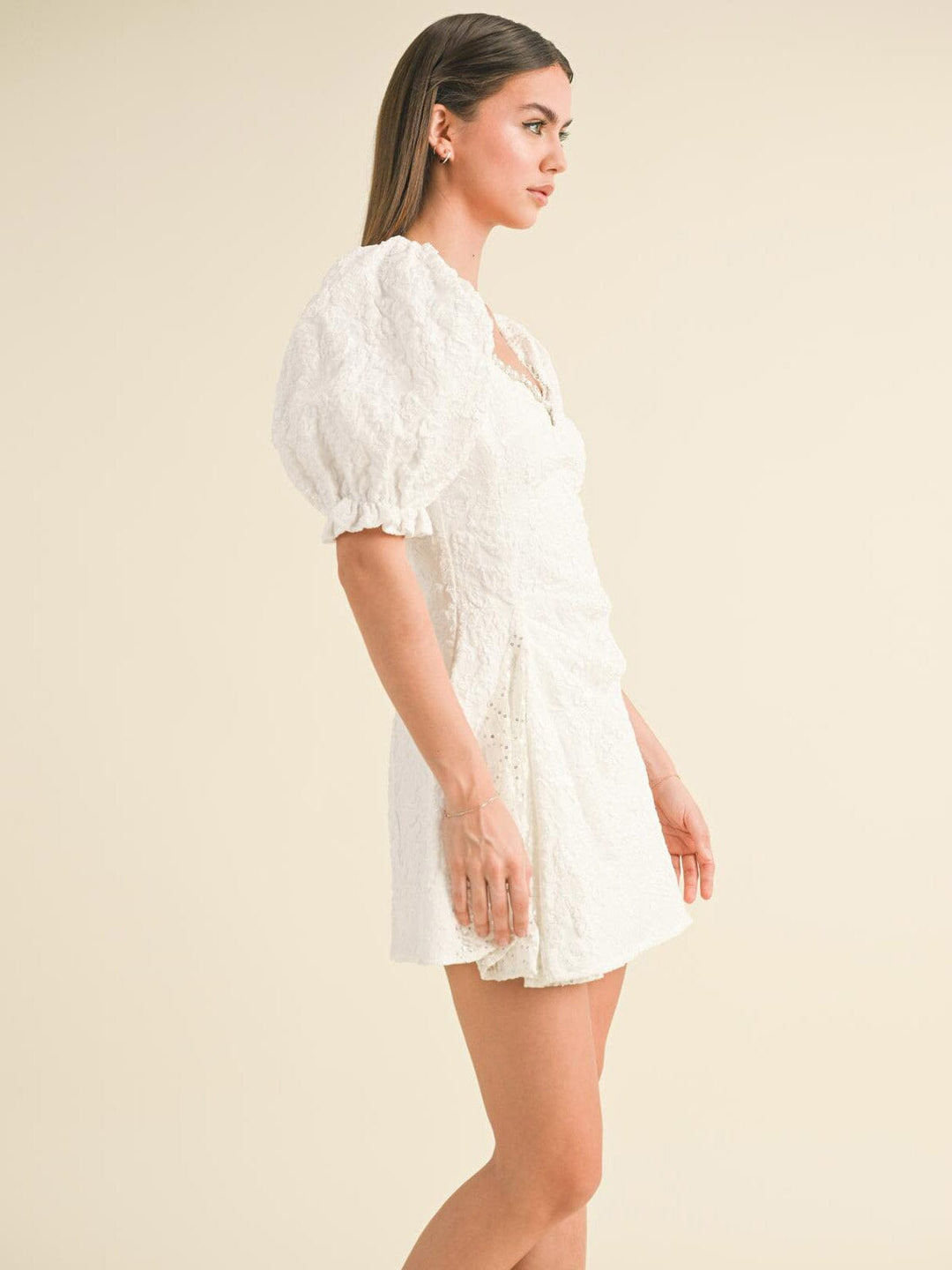 WOMEN'S SHORT PUFF SLEEVE FLORAL DETAILED MINI DRESS