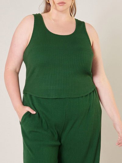 PLUS SIZE SLEEVELESS TANK TOP