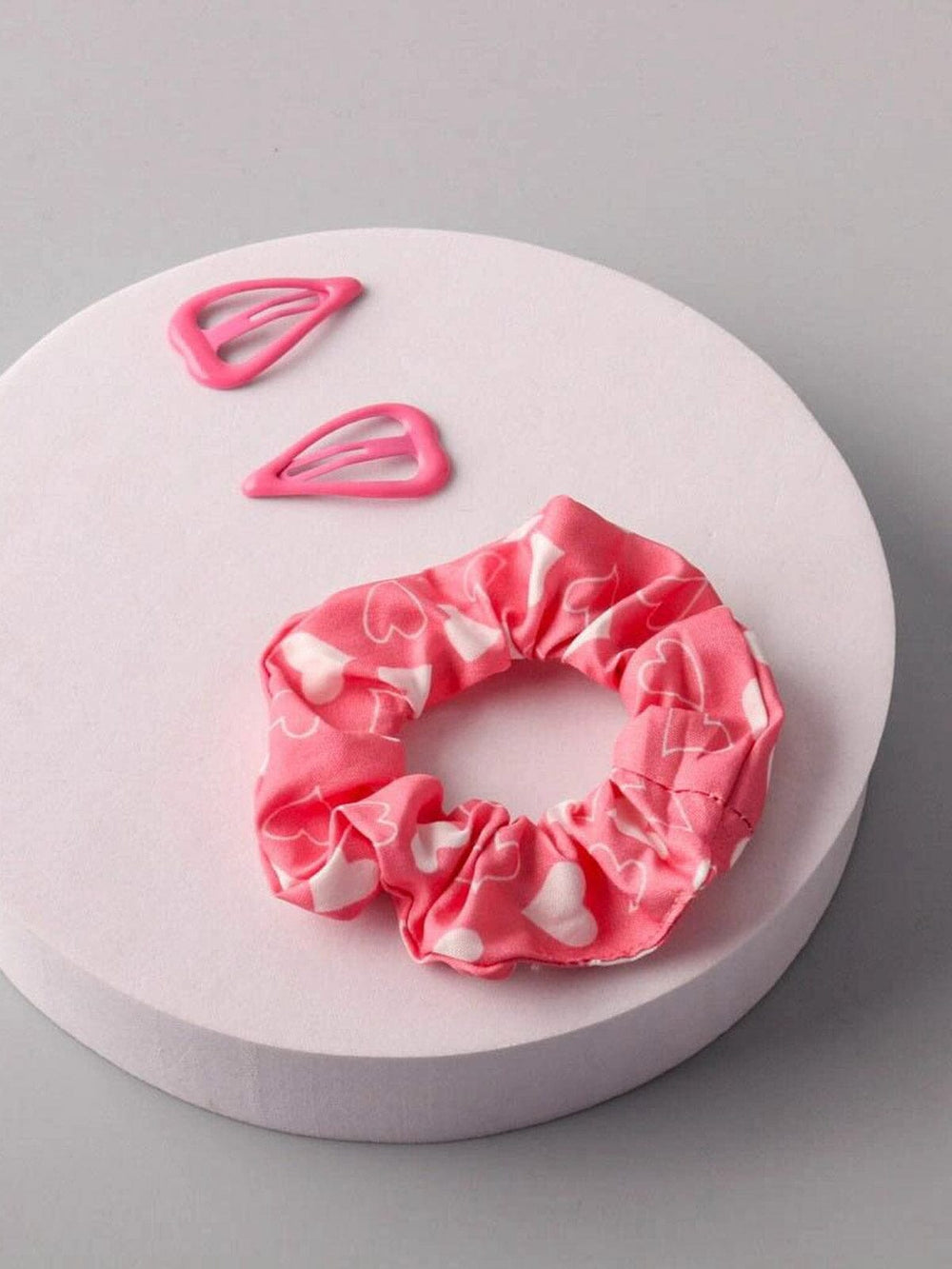 FASHION ASSORTED COLORS HEART HAIR CLIP & SCRUNCHIE SET