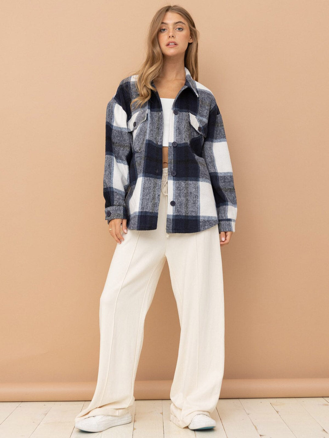 WOMEN'S LONG SLEEVE BUTTON CLOSURE FRONT POCKETS PLAID JACKET
