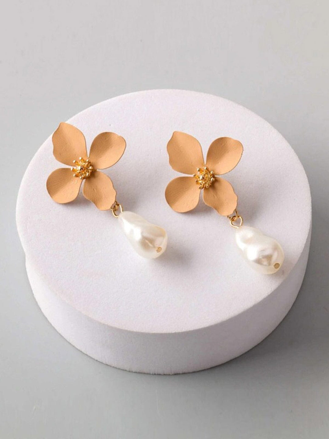 FASHION ASSORTED COLORS FLOWER PEARL EARRINGS