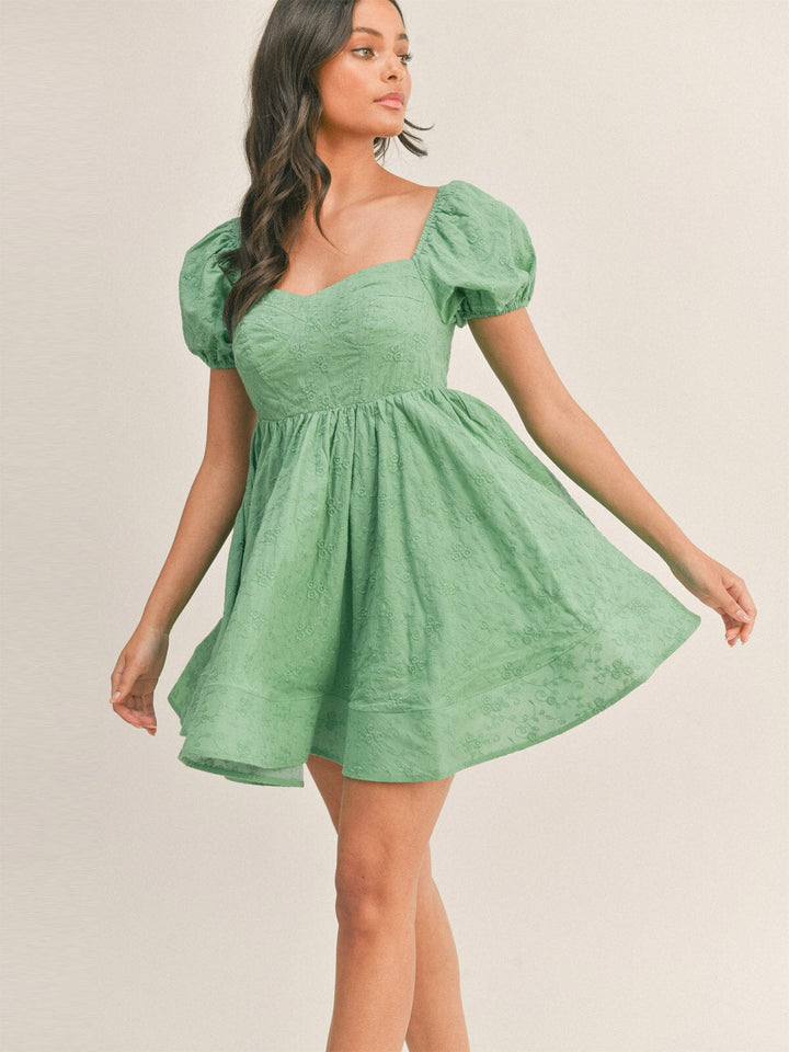 WOMEN'S SHORT PUFF SLEVE EMBROIDERY FLORAL DETAILED MINI DRESS