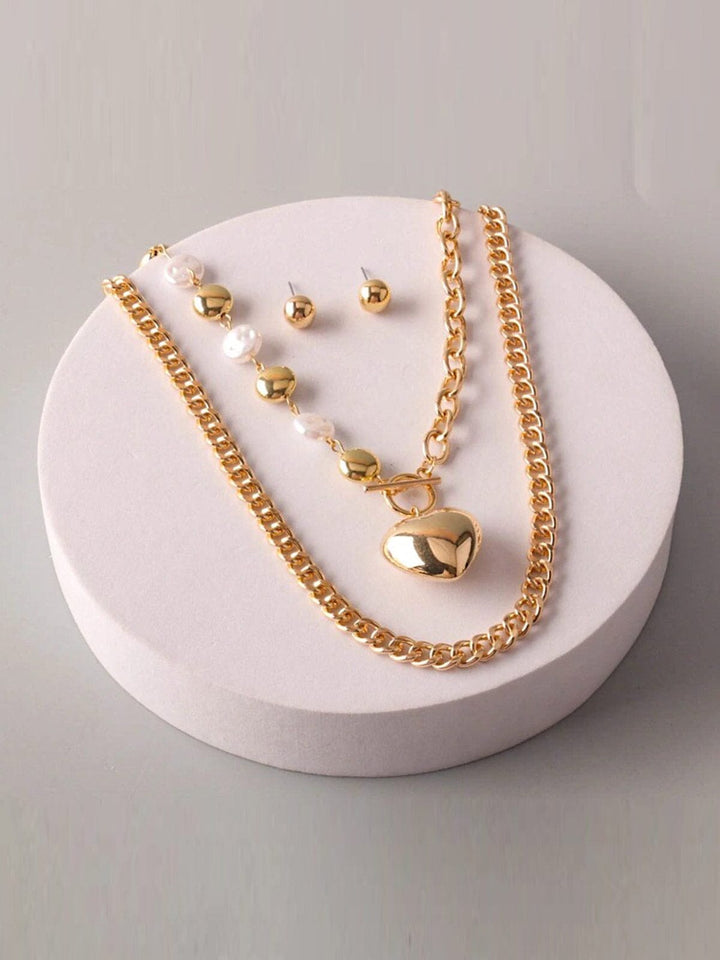 FASHION STUD EARRINGS & HEART PENDANT CHAIN NECKLACE SET