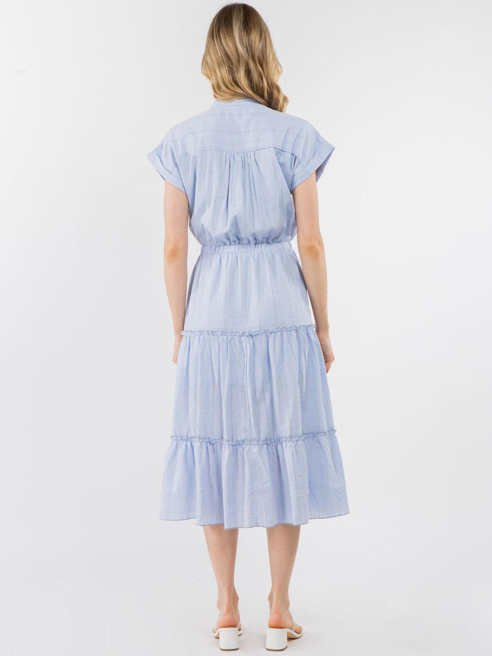 WOMEN'S SHORT SLEEVE V-NECK TIERED MIDI DRESS