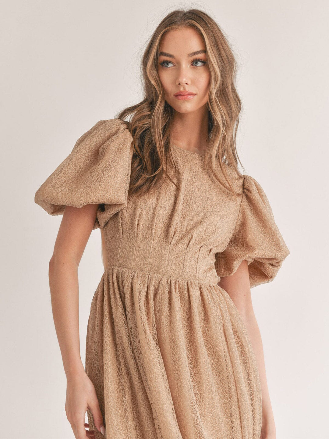 WOMEN'S SHORT PUFF SLEEVE ELASTIC WAIST OPEN BACK MAXI DRESS