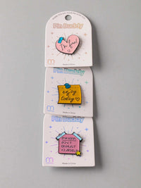 ASSORTED COLORS PENDANT BUTTON PINS