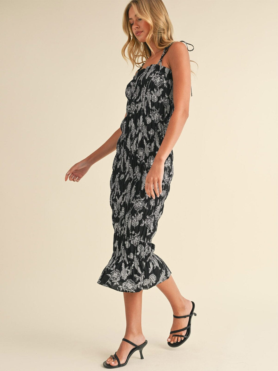 WOMEN'S SLEEVELESS ADJUSTABLE STRAPS RUCHED FLORAL MAXI DRESS