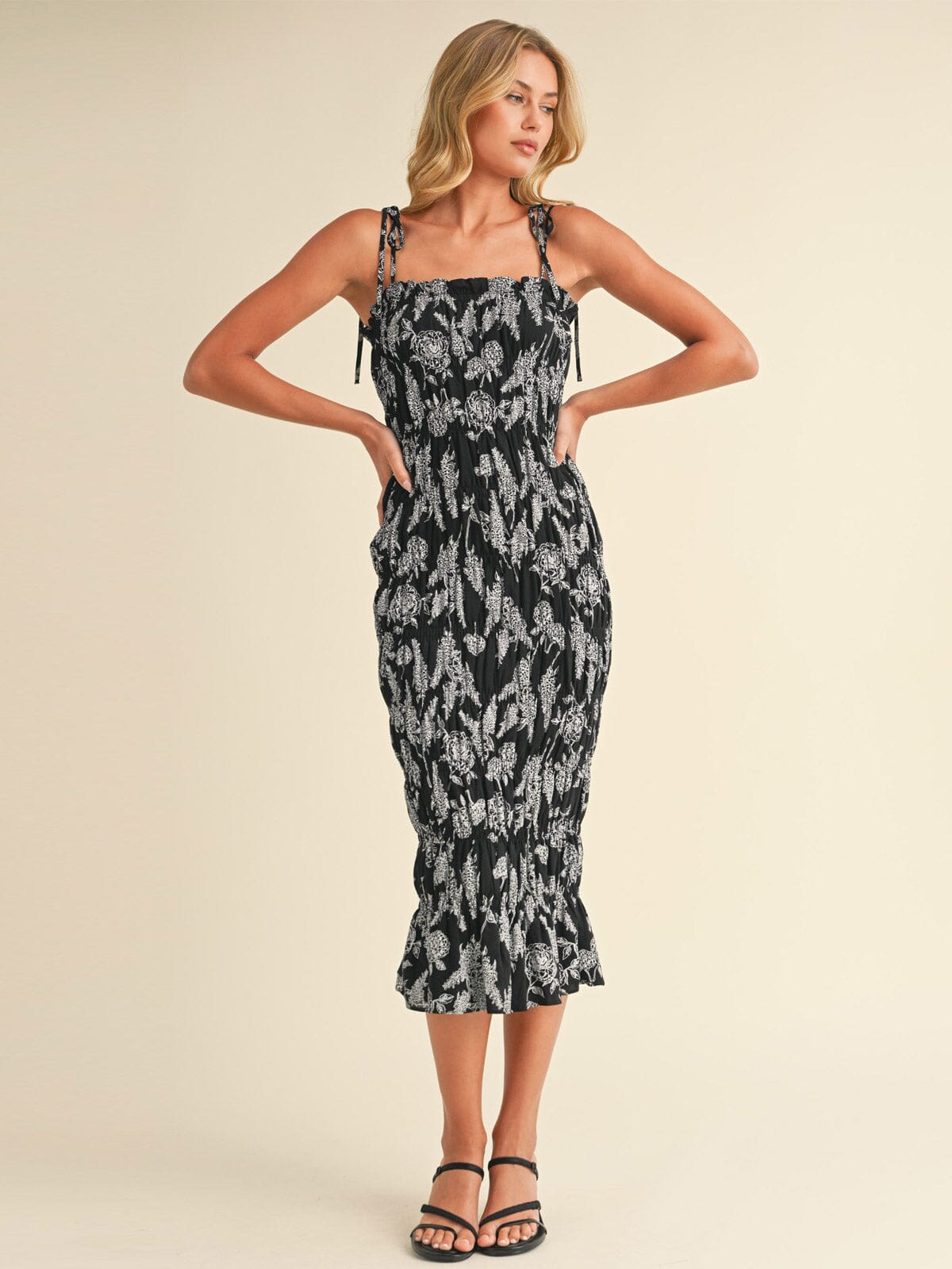 WOMEN'S SLEEVELESS ADJUSTABLE STRAPS RUCHED FLORAL MAXI DRESS