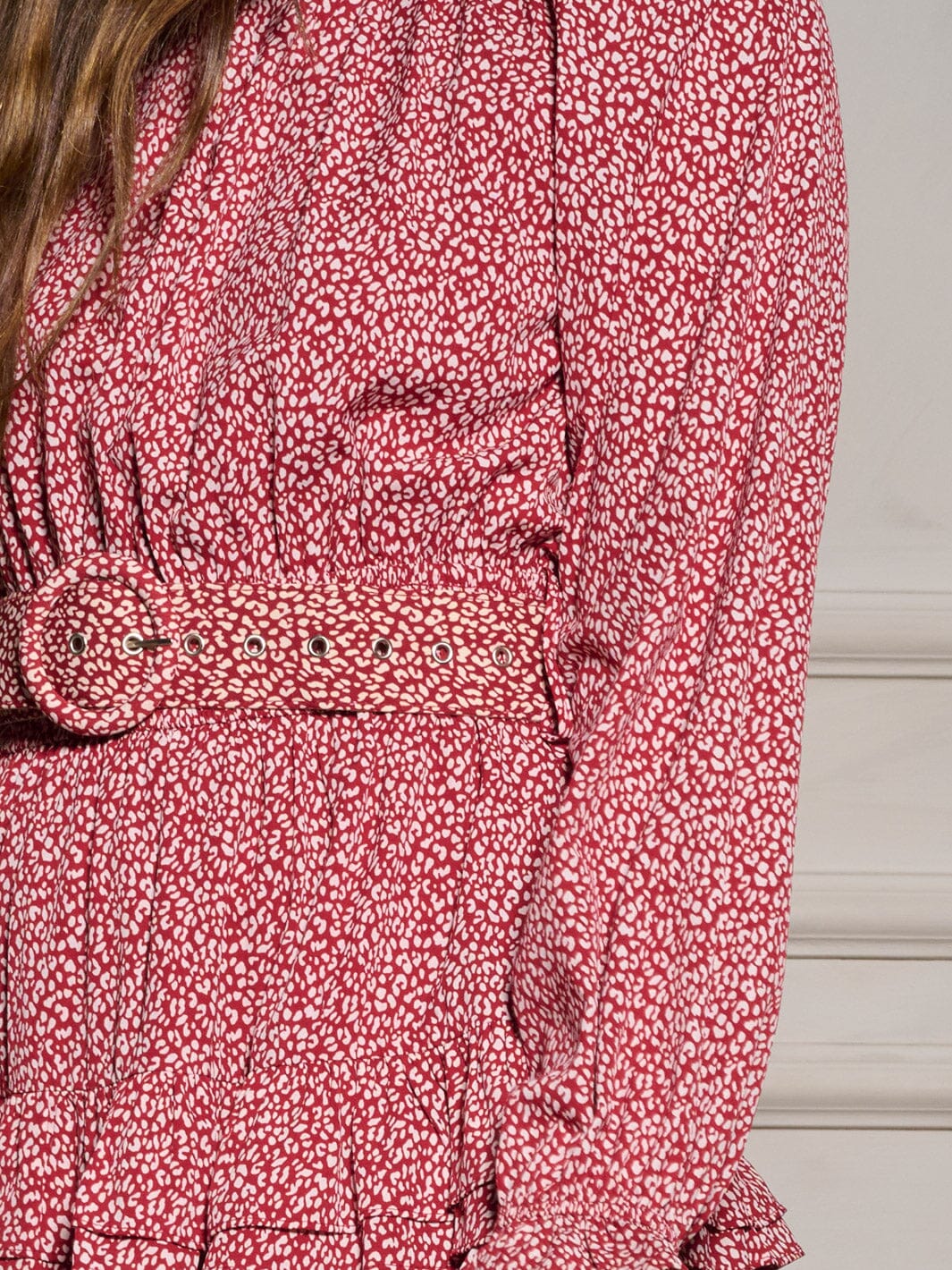 WOMEN'S LONG SLEEVE BELTED TIERED ANIMAL PRINT MINI DRESS