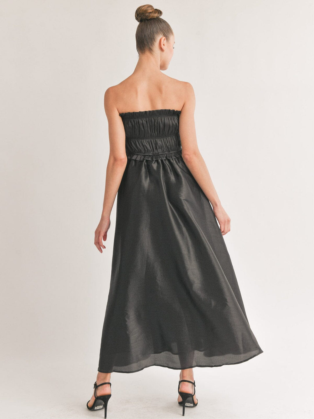 WOMEN'S SLEEVELESS SMOCK FIT & FLARE MAXI DRESS