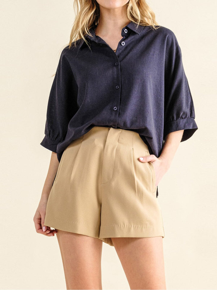 WOMEN'S BUTTON CLOSURE FRONT POCKETS MINI SHORTS