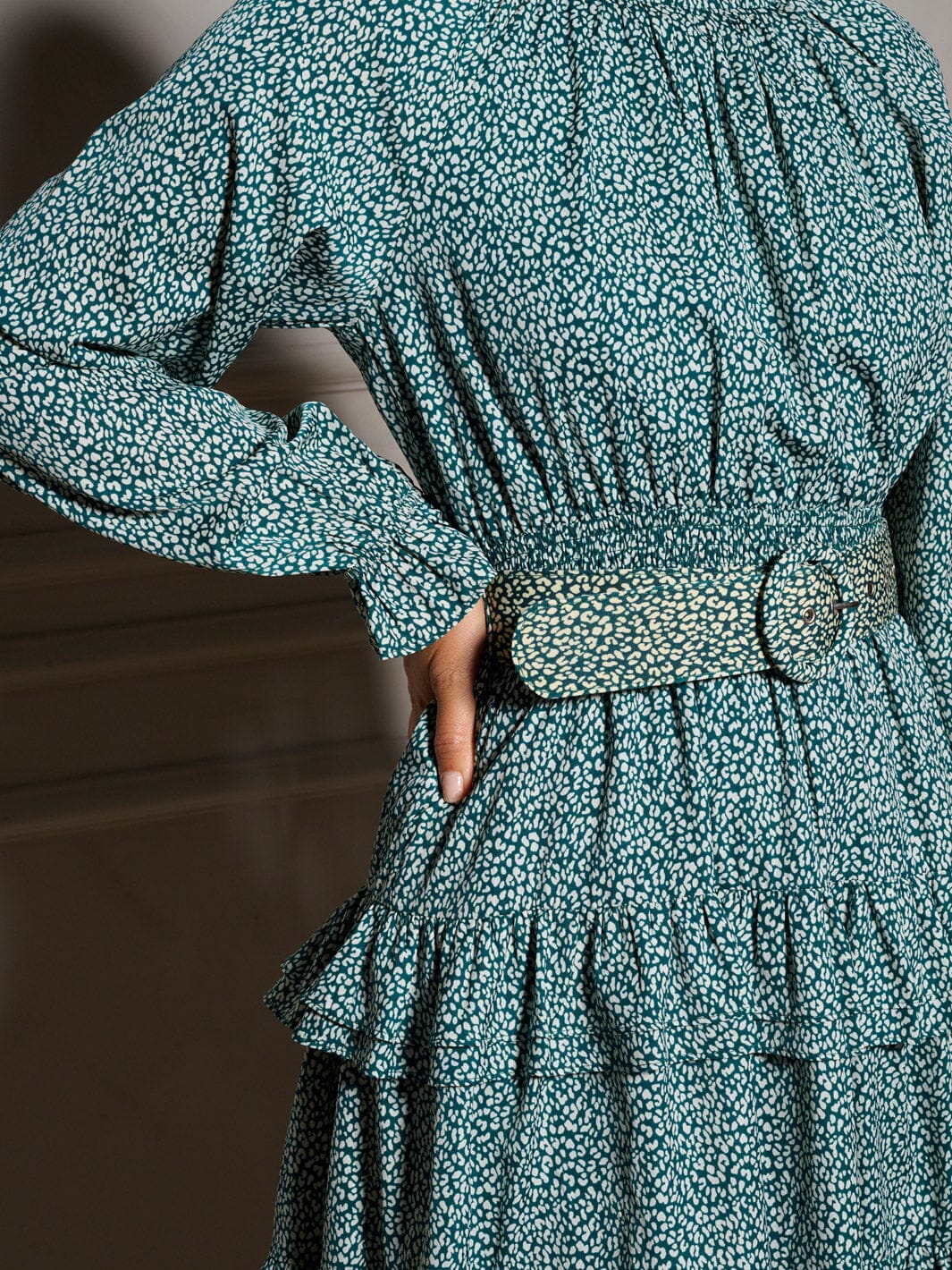 WOMEN'S LONG SLEEVE BELTED TIERED ANIMAL PRINT MINI DRESS