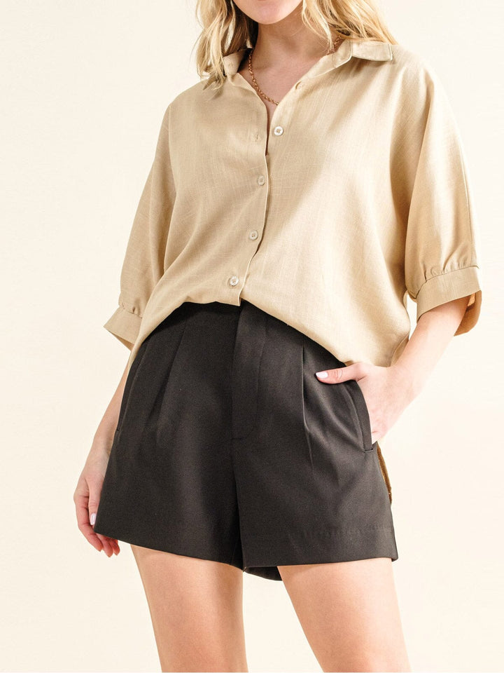 WOMEN'S BUTTON CLOSURE FRONT POCKETS MINI SHORTS