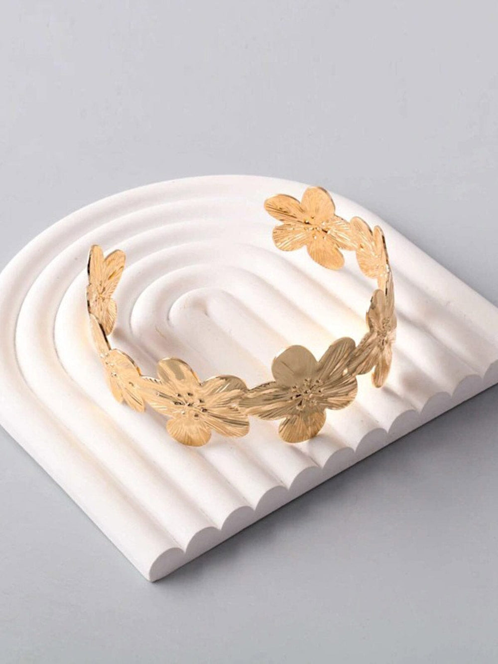 FASHION GOLD FLOWER BRACELET