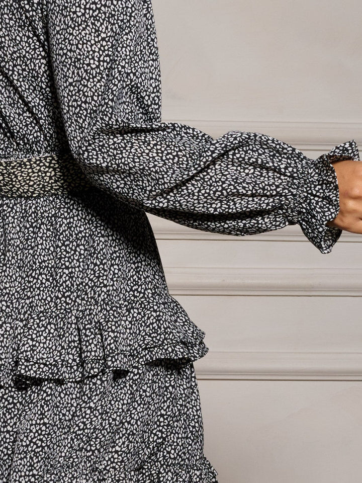 WOMEN'S LONG SLEEVE BELTED TIERED ANIMAL PRINT MINI DRESS