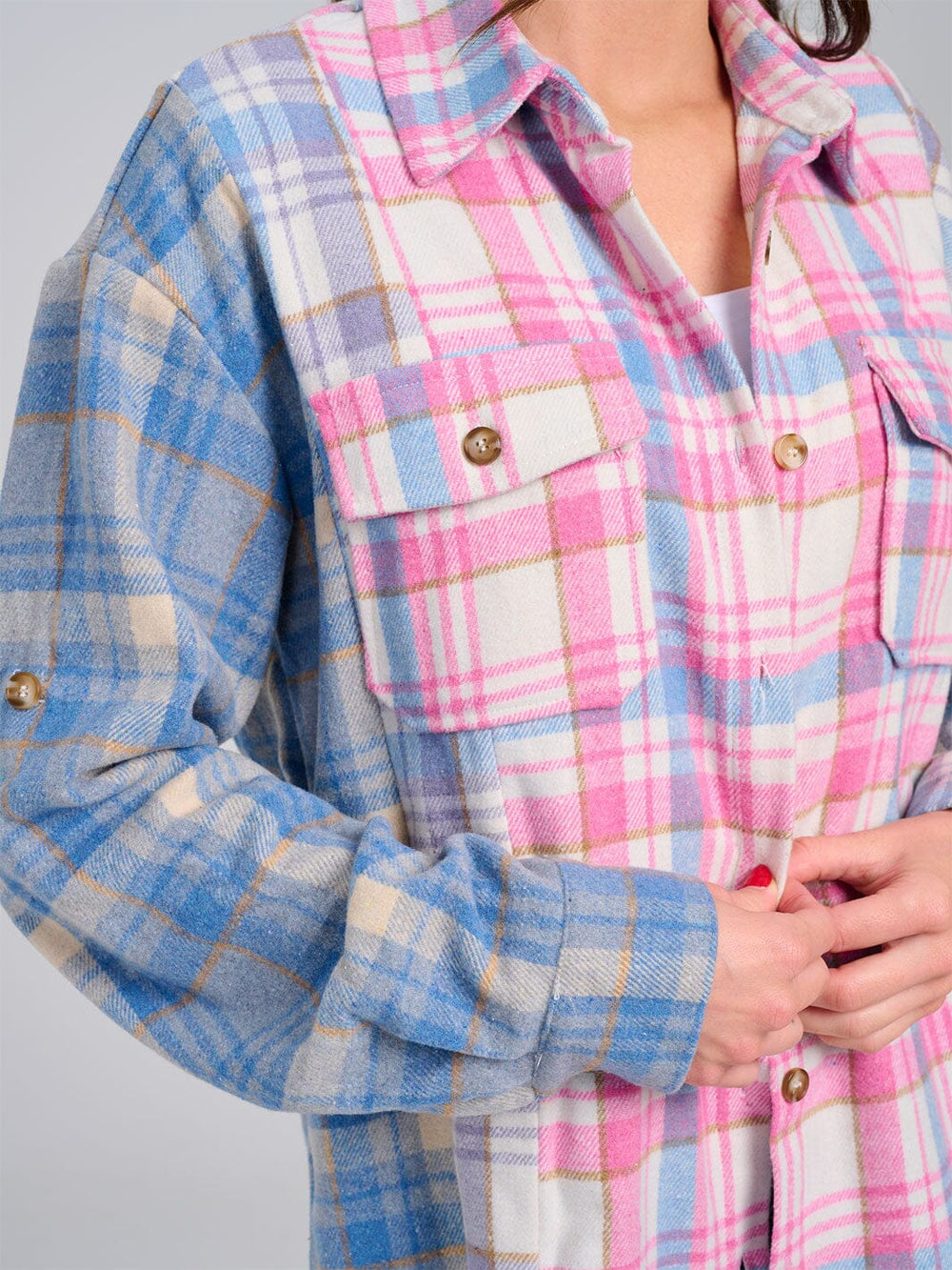 WOMEN'S LONG SLEEVE BUTTON CLOSURE FRONT POCKETS COLORBLOCK PLAID SHACKET