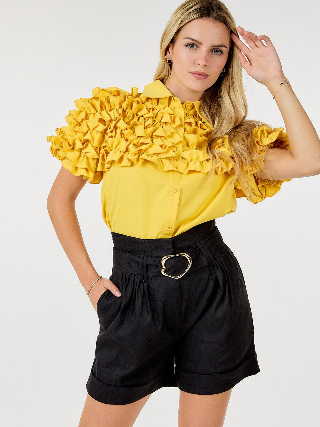 WOMEN'S SHORT PUFF SLEEVE BUTTON CLOSURE RUFFLE DETAILED BLOUSE