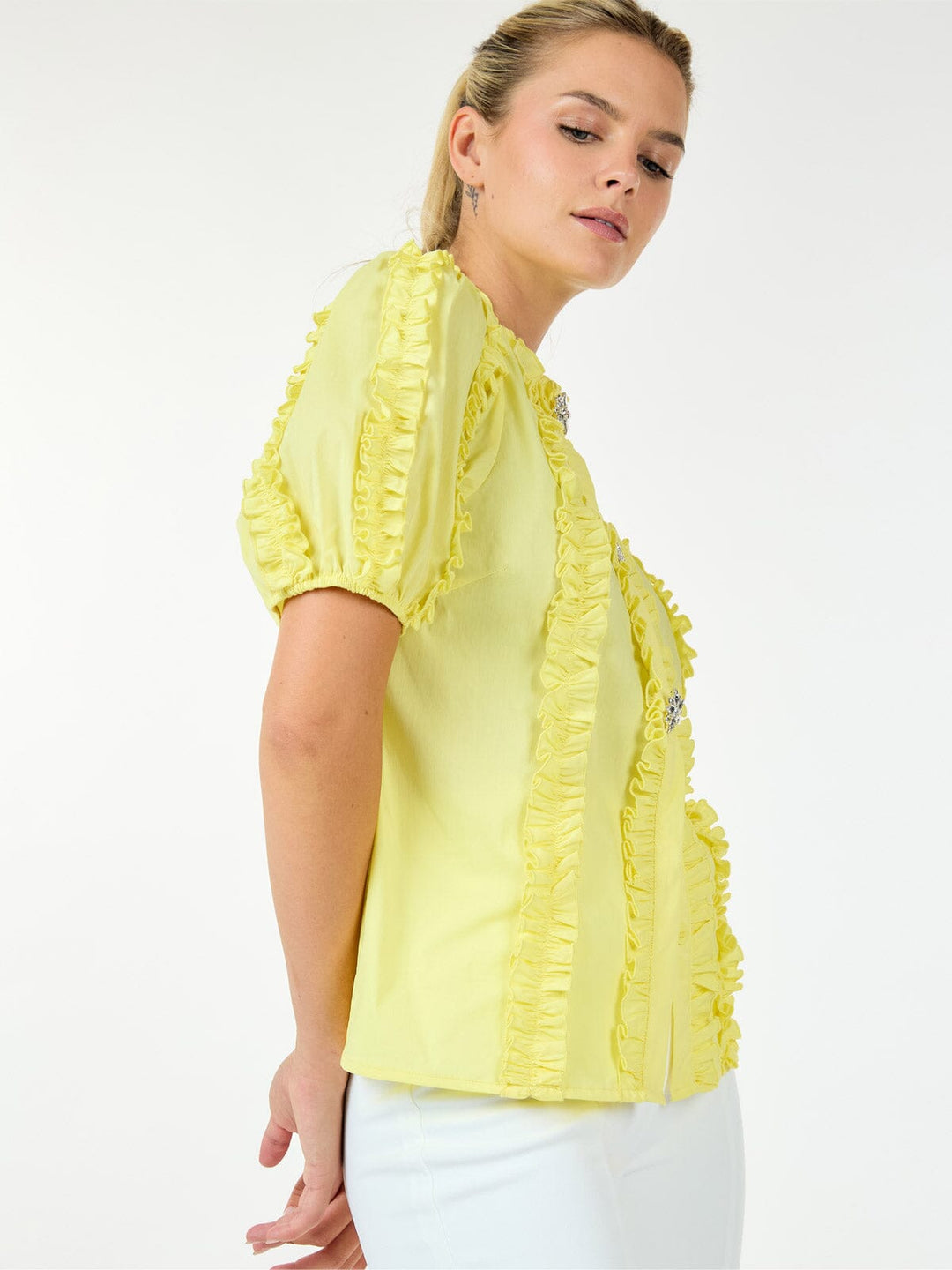 WOMEN'S SHORT SLEEVE BUTTON CLOSURE RUFFLE DETAILED BLOUSE