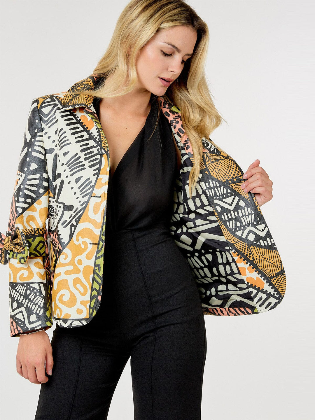 WOMEN'S LONG SLEEVE BUTTON CLOSURE POCKETS PU PLETAHER MULTI PRINT JACKET