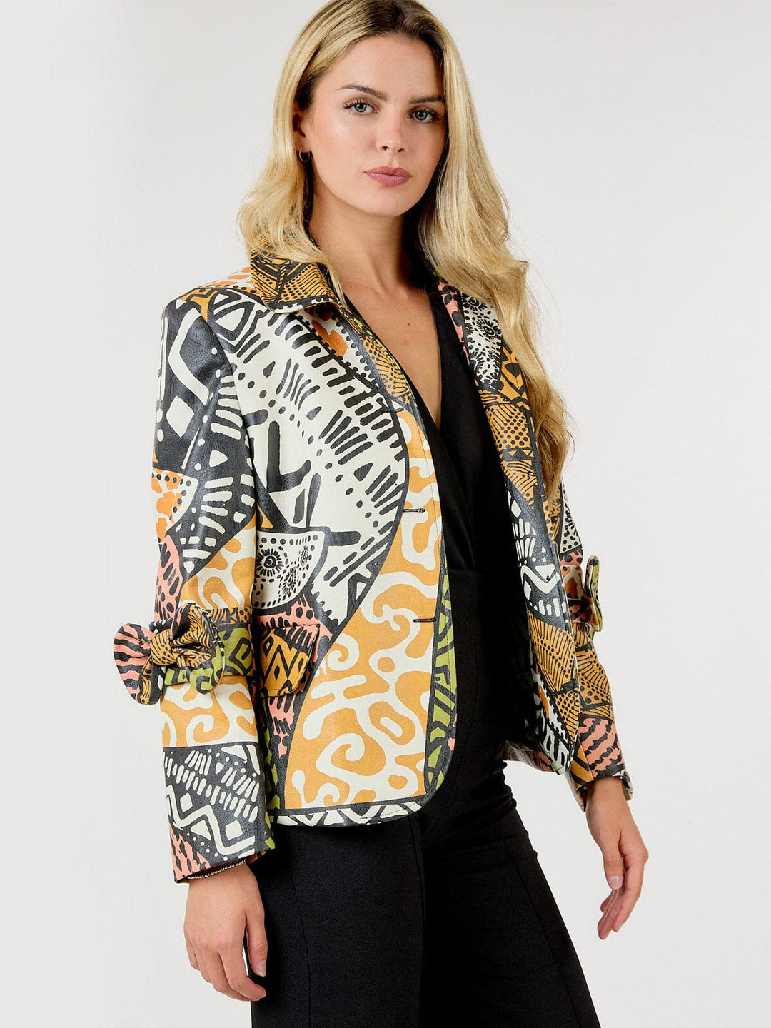 WOMEN'S LONG SLEEVE BUTTON CLOSURE POCKETS PU PLETAHER MULTI PRINT JACKET