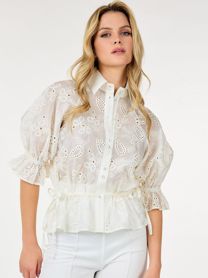 WOMEN'S SHORT PUFF SLEEVE BUTTON UP EYELET PEPLUM BLOUSE
