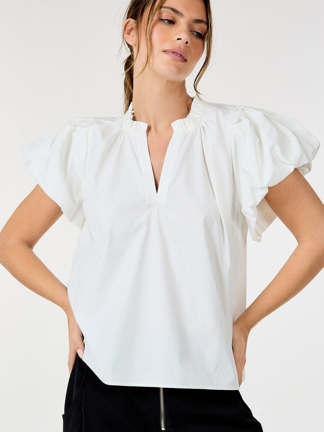 WOMEN'S SHORT PUFF SLEEVE V-NECK BLOUSE