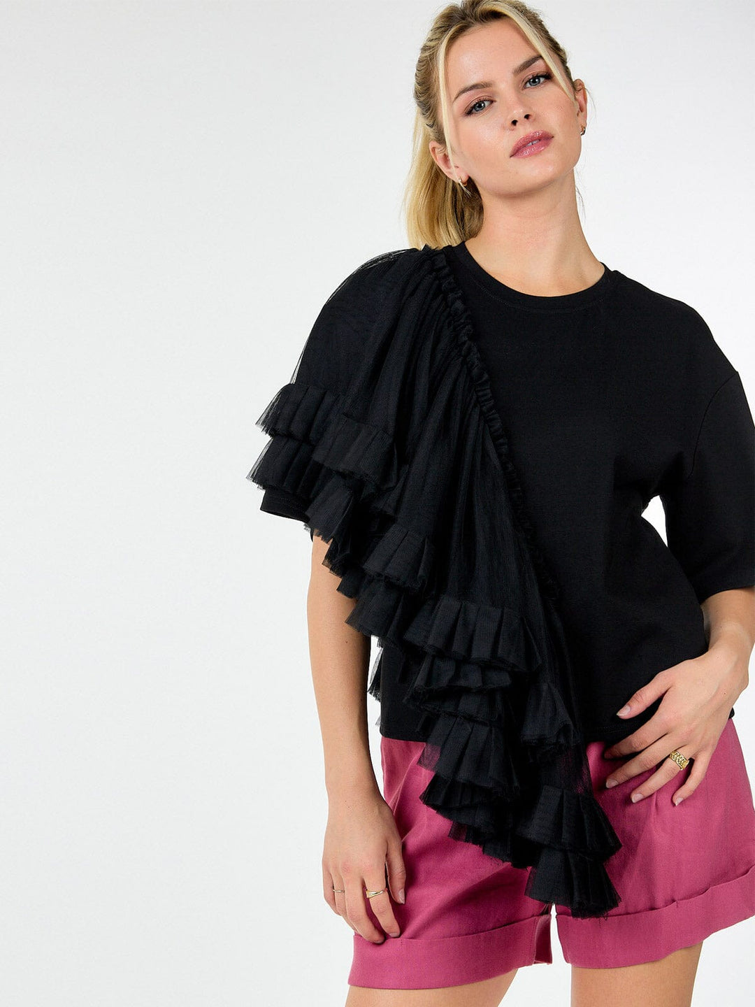 WOMEN'S SHORT SLEEVE RUFFLE TIERED DETAILED TOP