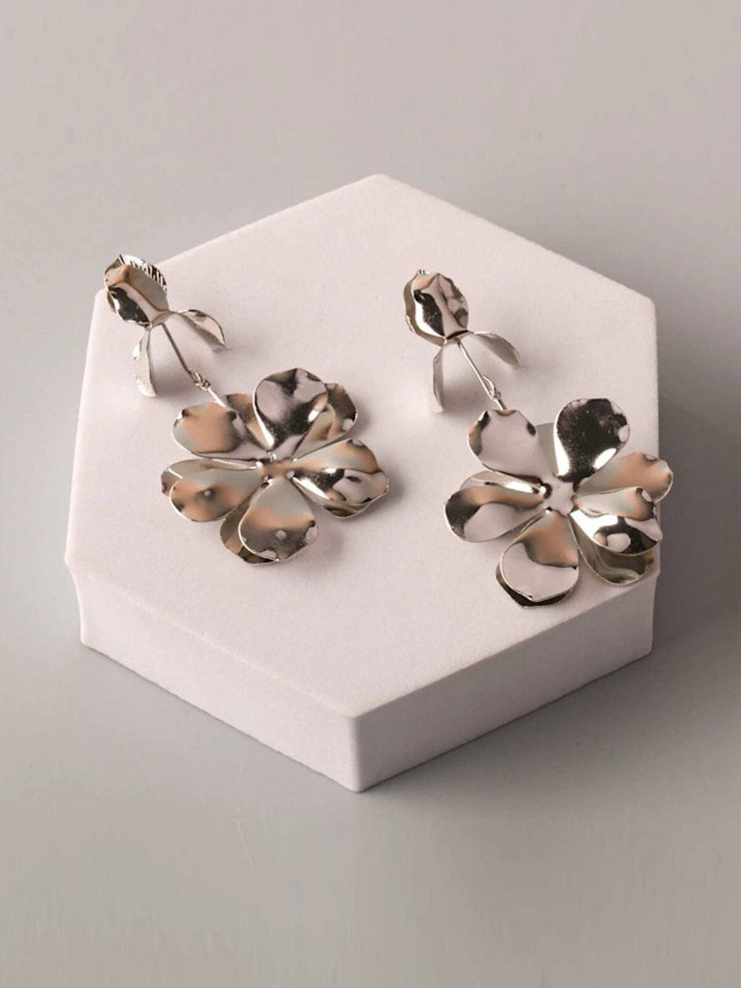 FASHION GOLD & SILVER FLOWER EARRINGS