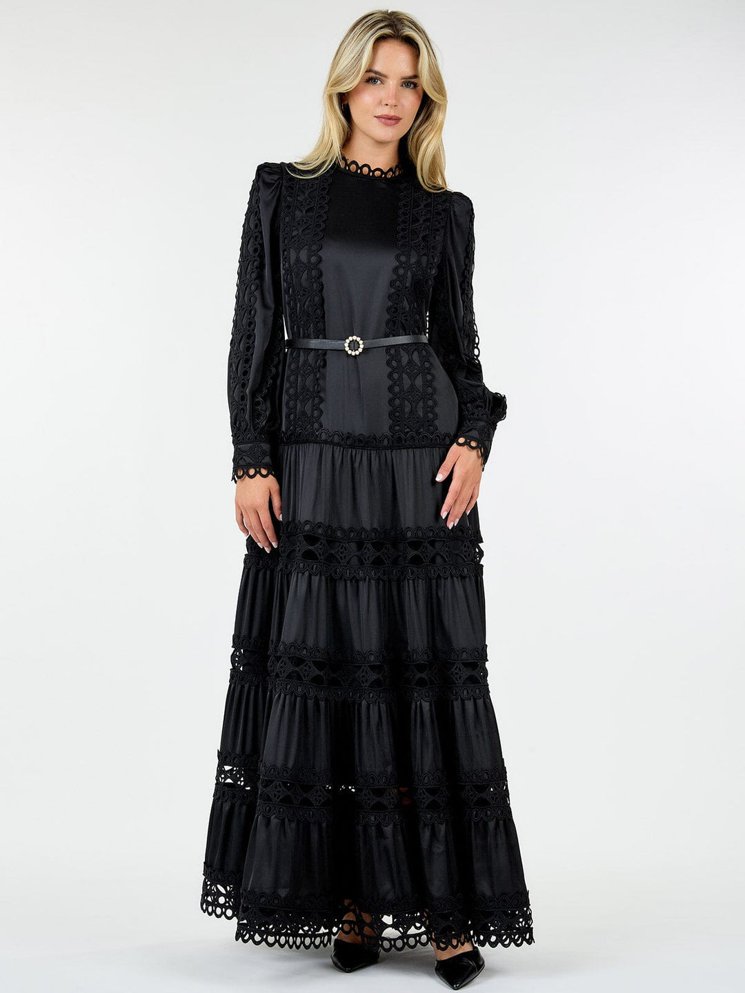 WOMEN'S LONG SLEEVE TIERED EYELET DETAILED BELTED MAXI DRESS