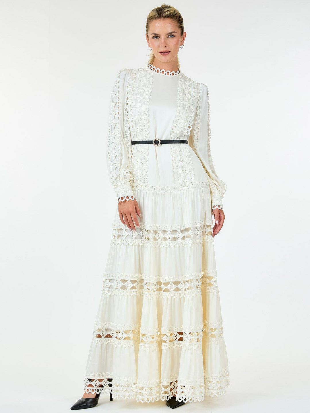 WOMEN'S LONG SLEEVE TIERED EYELET DETAILED BELTED MAXI DRESS