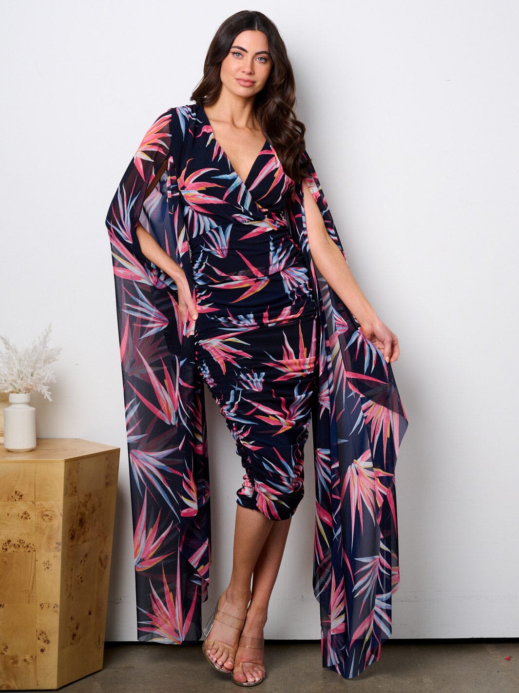 WOMEN'S LONG BELL SLEEVE V-NECK RUCHED LEAF PRINT MIDI DRESS