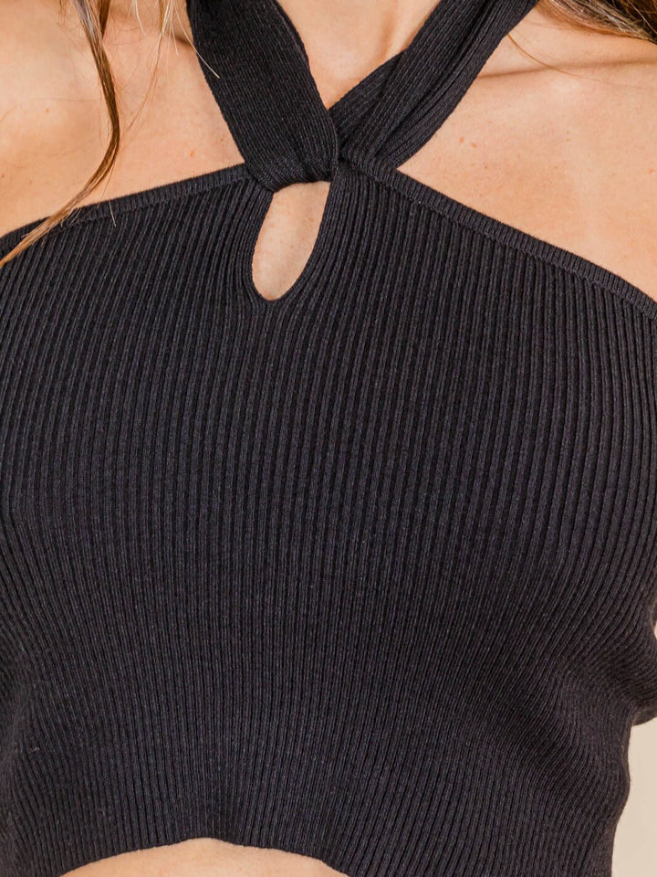 WOMEN'S SLEEVELESS KEY HOLE HALTER NECK CROP TOP