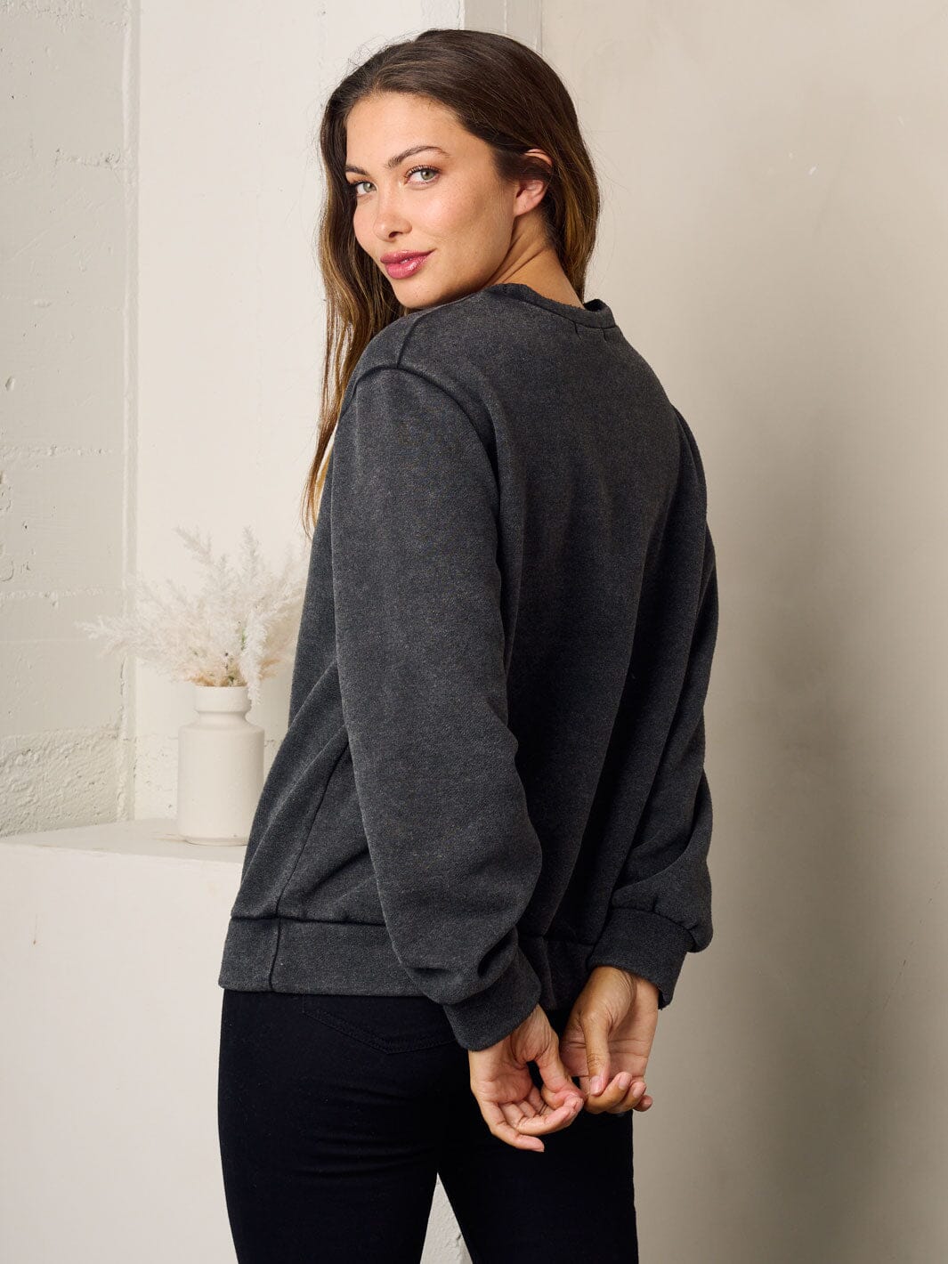 WOMEN'S LONG SLEEVE GRAPHIC STUDS DETAILED KNIT SWEATER