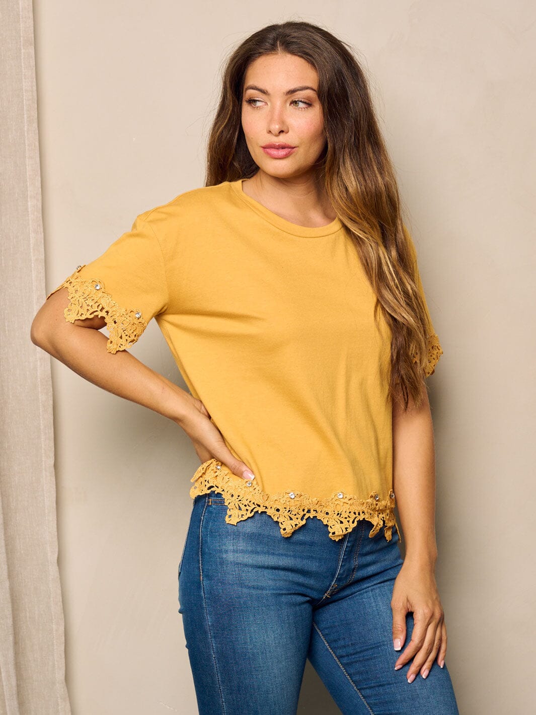 WOMEN'S SHORT SLEEVE TRIM DETAILED TOP